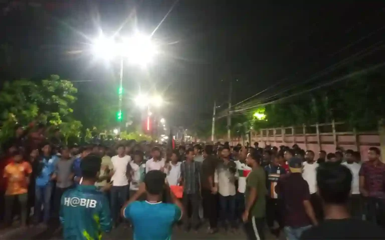 RisingCumilla.Com - Demonstrations in Berobi against India's opening of dams and flash floods