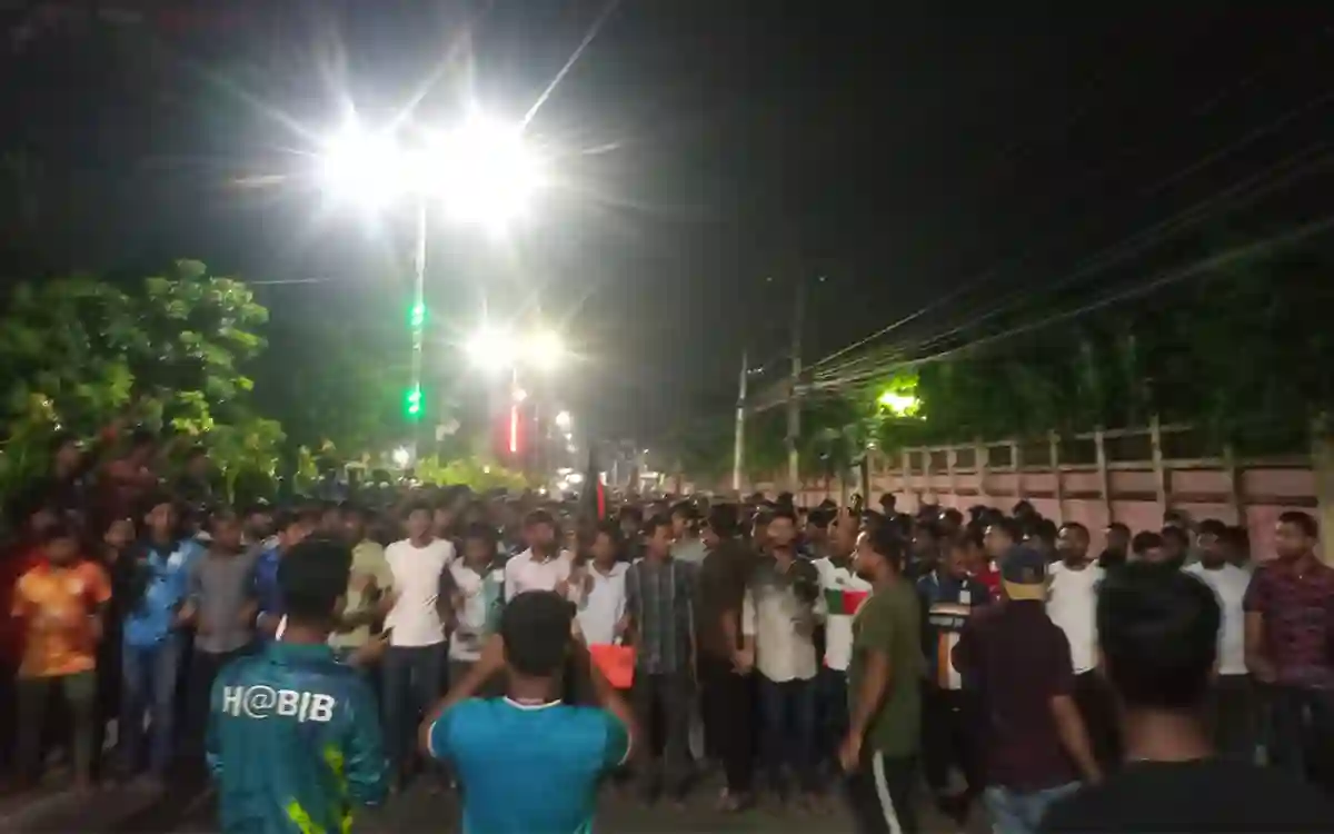 RisingCumilla.Com - Demonstrations in Berobi against India's opening of dams and flash floods