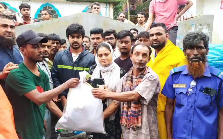 RisingCumilla.Com - Relief distribution of upazila administration among flood victims in Brahmanpara of Cumilla