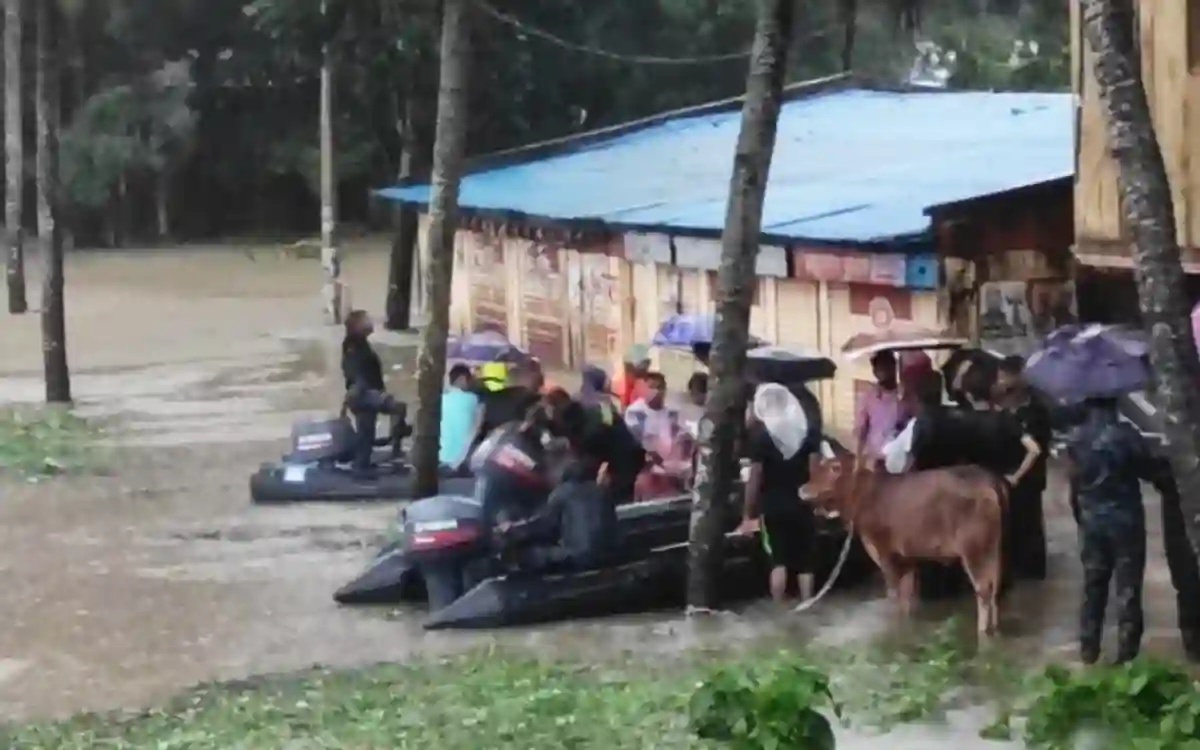 RisingCumilla.Com - floods in Feni