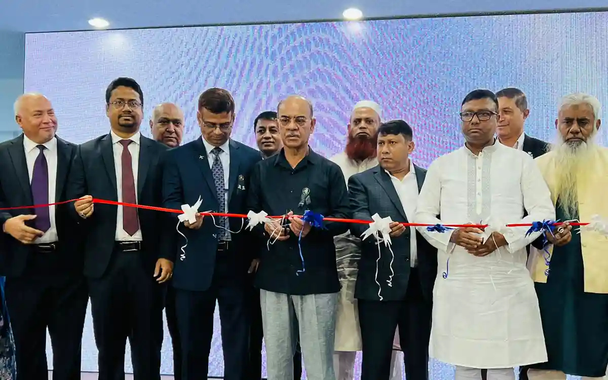 ইউএস-বাংলার জেদ্দা ফ্লাইট উদ্বোধন করলেন বিমান ও পর্যটন মন্ত্রী