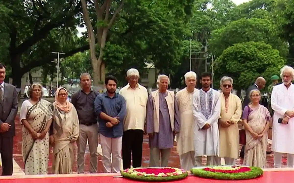 ভাষা আন্দোলনের বীর শহীদদের প্রতি ড.ইউনূসসহ অন্যান্য উপদেষ্টাদের শ্রদ্ধা