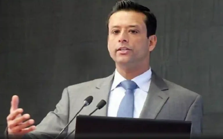 শেখ হাসিনার রাজনীতিতে আর ফেরার কোনো পরিকল্পনা নেই: বিবিসিকে ওয়াজেদ