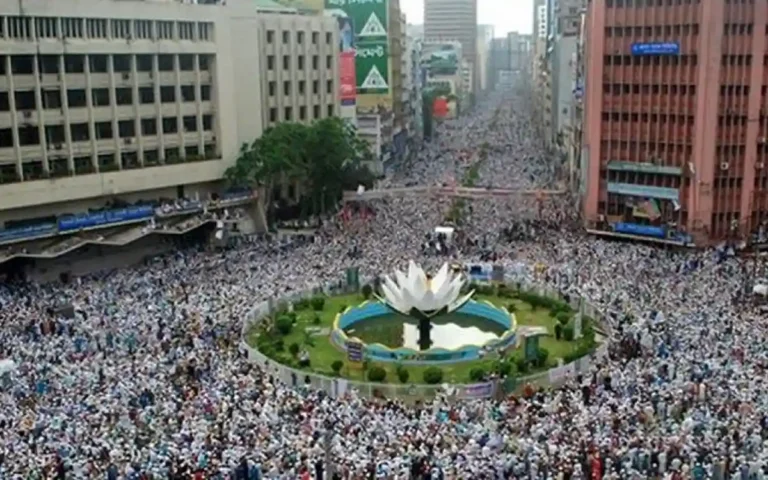 হেফাজতের সমাবেশে গুলির ঘটনায় শেখ হাসিনাসহ ৩৪ জনের বিরুদ্ধে হত্যা মামলা
