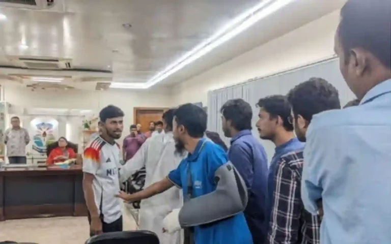 Rising Cumilla - Students' conversation with Chhatra Dal leader in Vice-Chancellor's room during Courtesy Meeting