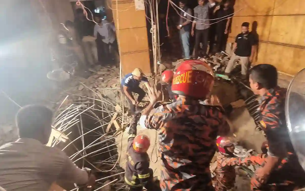 RisingCumilla.Com - 7 injured in Noakhali water septic tank explosion