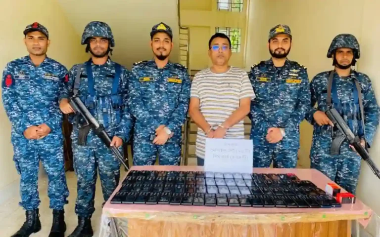 RisingCumilla.Com - UP chairman arrested with embezzlement of government allocation, 279 SIM cards and 76 mobiles