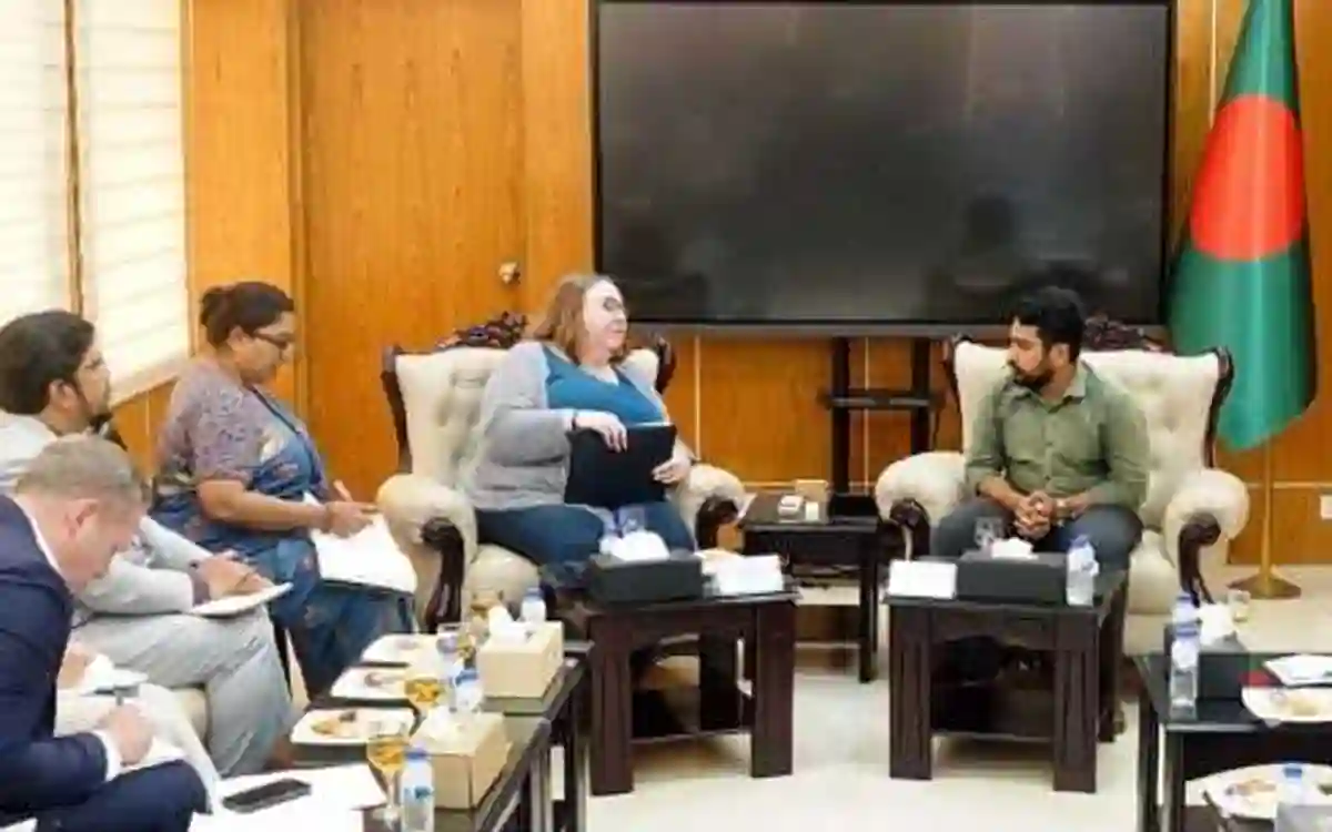 RisingCumilla.Com - Young people losing interest in journalism as pay is low Said Information Advisor