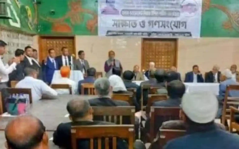 নোয়াখালীতে আঁতাতের অভিযোগে দুই বিএনপি নেতার বহিষ্কার দাবি
