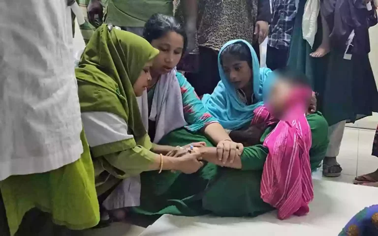 Rising Cumilla - 15 students fell ill in the classroom at Devidwar in Cumilla