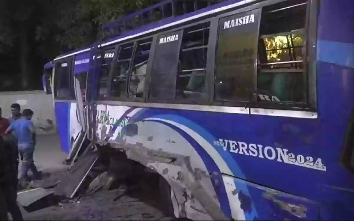 Rising Cumilla - 3 killed, 20 injured in cylinder explosion while filling gas in bus