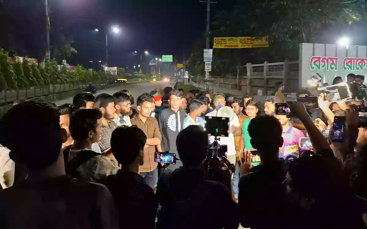 Rising Cumilla - Midnight riots demanding the President's resignation