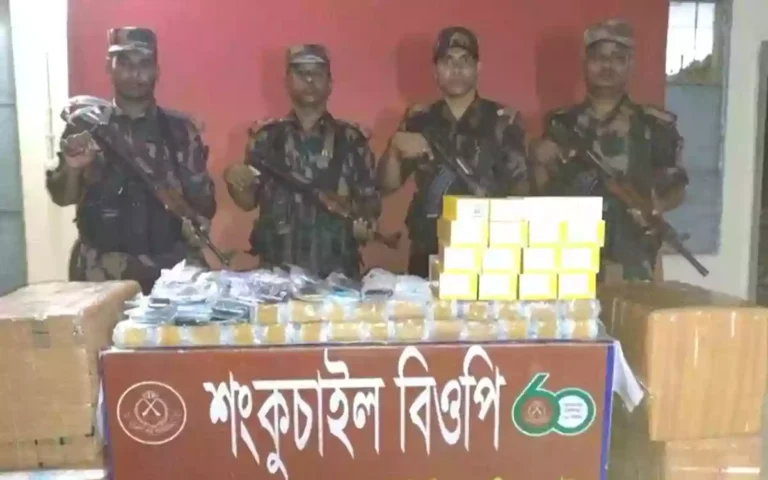 Rising Cumilla - Mobile worth more than Tk 2 crore seized illegally through Cumilla border