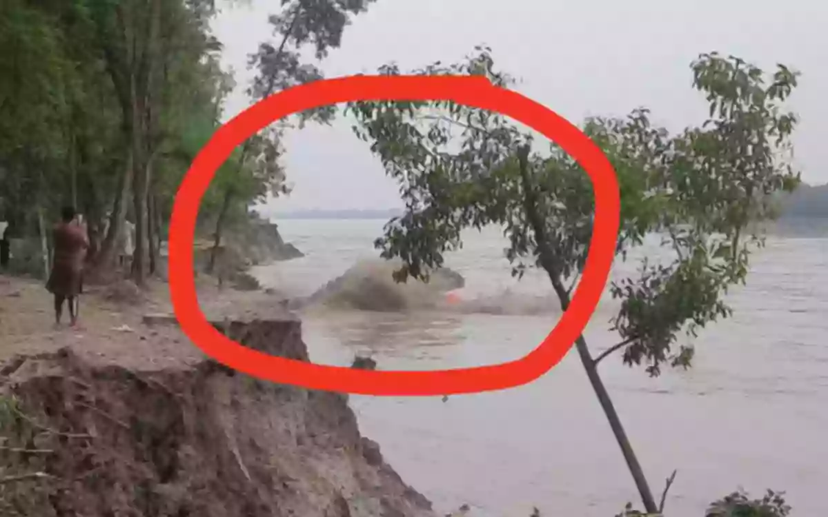 Rising Cumilla - Narsundar is missing after the boat overturned in Chota Feni river