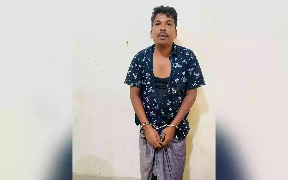 Rising Cumilla - Rohingya youth arrested while stealing mobile phone from Punjabi's pocket