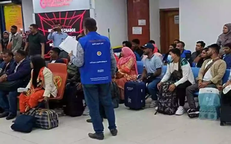 Rising Cumilla - The fourth group of 30 Bangladeshi expatriates from Lebanon will return home on Monday