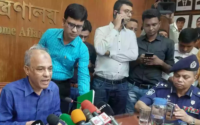 Rising Cumilla - The reason for the exemption of 252 SI of the police was given by the Home Affairs Adviser