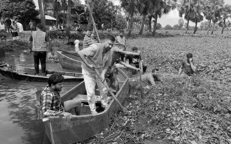 Rising Cumilla - The removal of waste from the Chauddagram section of Dakatiya river Cumilla has started