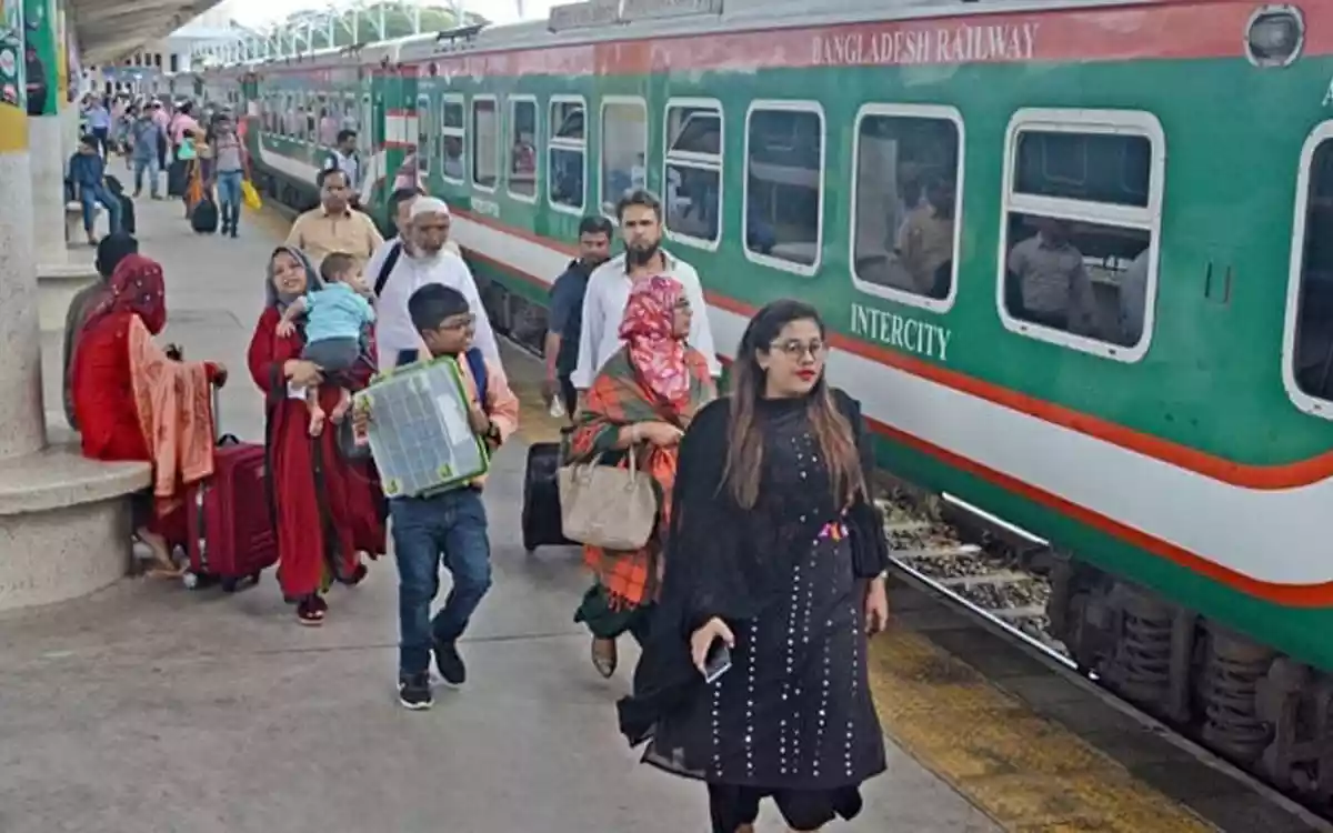 Rising Cumilla - Train