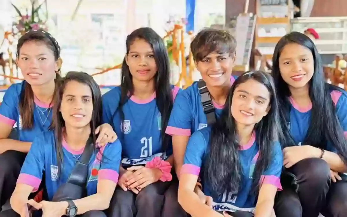 Rising Cumilla - Women footballers