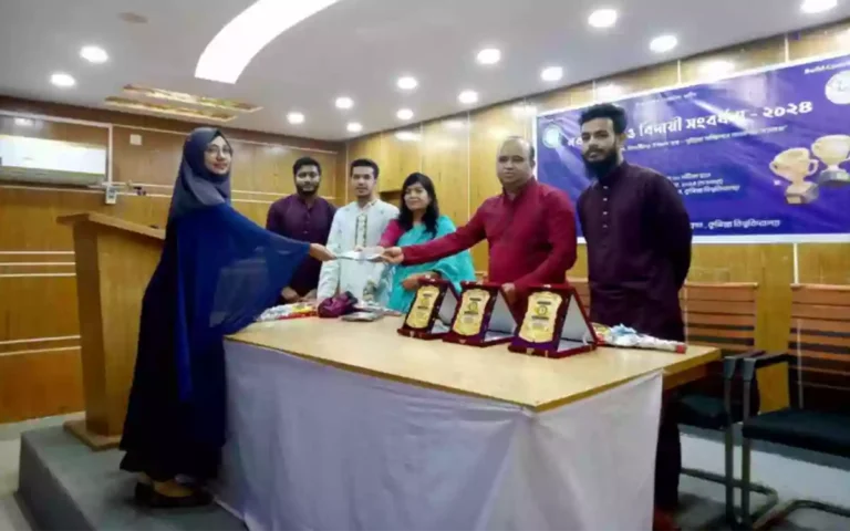 Rising Cumilla - cumilla University Lakshmipur Students Club held freshmen welcome and farewell reception