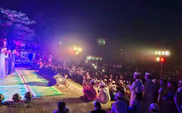 Rising Cumilla.Com - For the first time in Berobi, Matala Kalarab artist-group took the stage