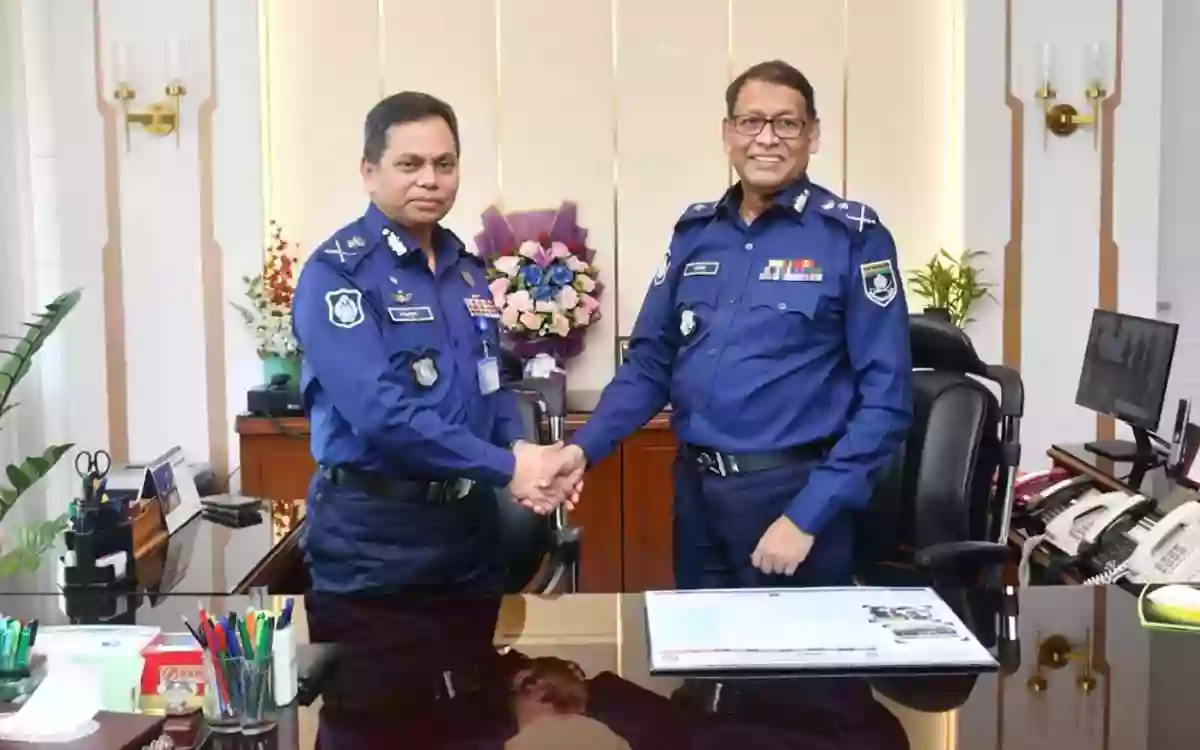 Rising Cumilla - Baharul Alam took charge as the new IGP of Police