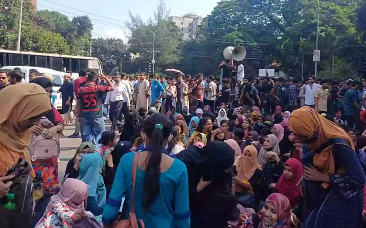 Rising Cumilla - Jabi students surrounded the educational building to demand