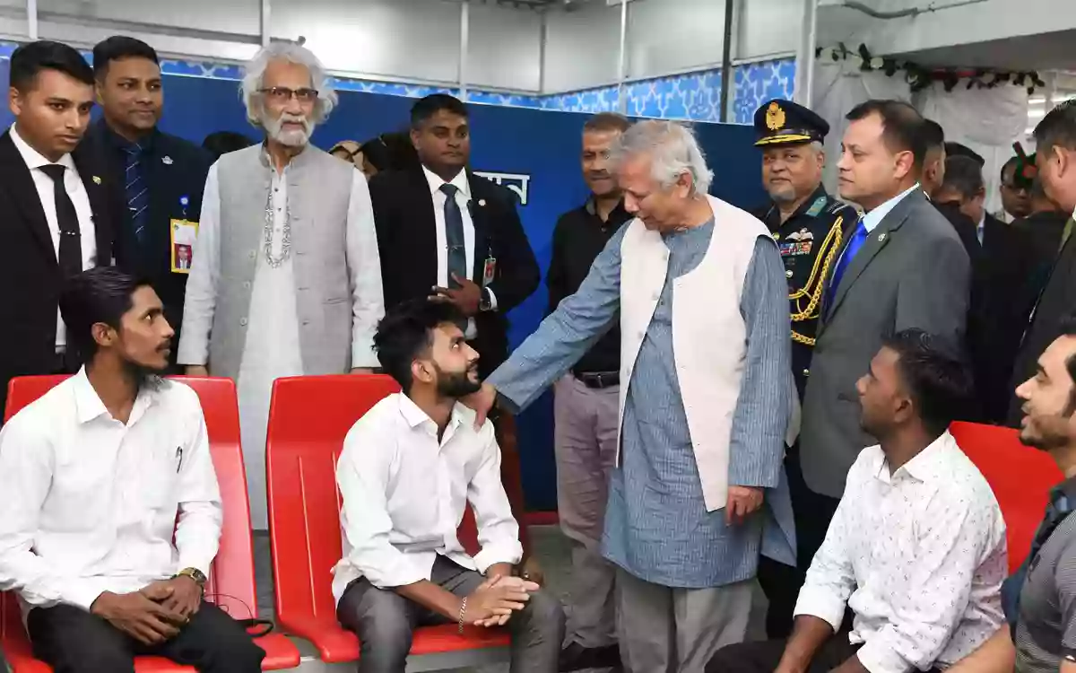 Rising Cumilla - This time, the Chief Advisor inaugurated a waiting lounge for relatives of expatriates in Shahjalal