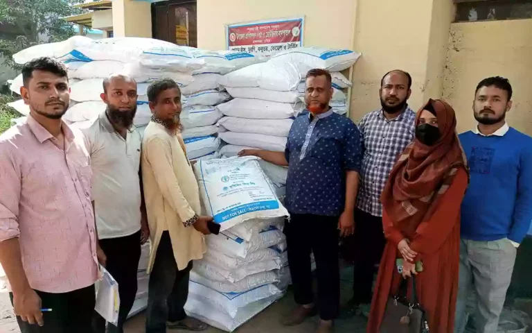 Rising Cumilla - UN distribution of fodder to flood affected farmers in Cumilla