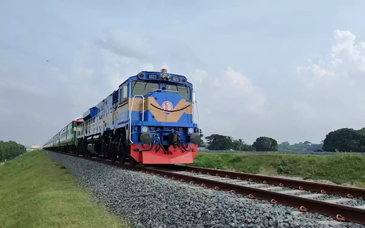 Rising Cumilla.Com - rail