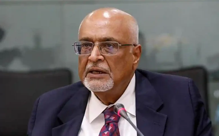 ব্যাংকিং ও জ্বালানি খাতে ব্যাপক অনিয়ম পাওয়া গেছে : দেবপ্রিয়