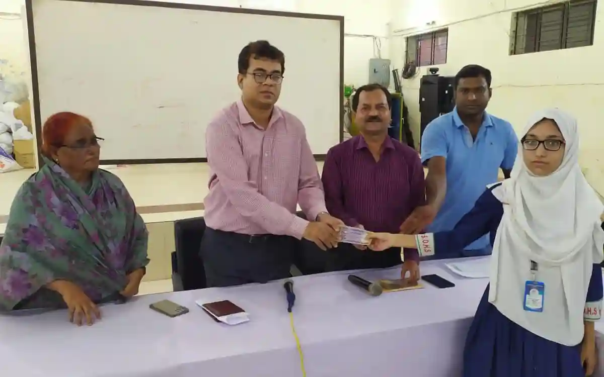 ব্রাহ্মণপাড়ায় বন্যায় ক্ষতিগ্রস্ত শিশুর পরিবারকে জরুরী আর্থিক সহায়তা বিতরণ