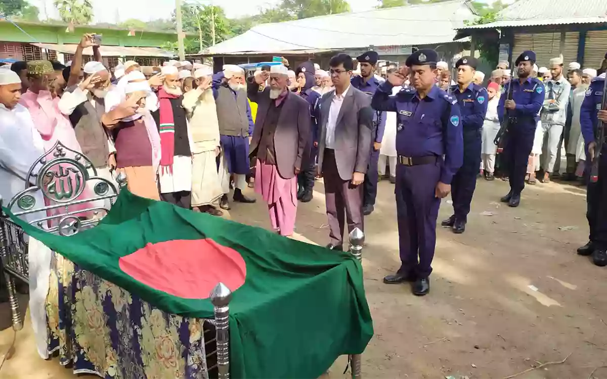 Rising Cumilla - Burial of brave freedom fighter Abdul Alim completed in Comilla with state dignity