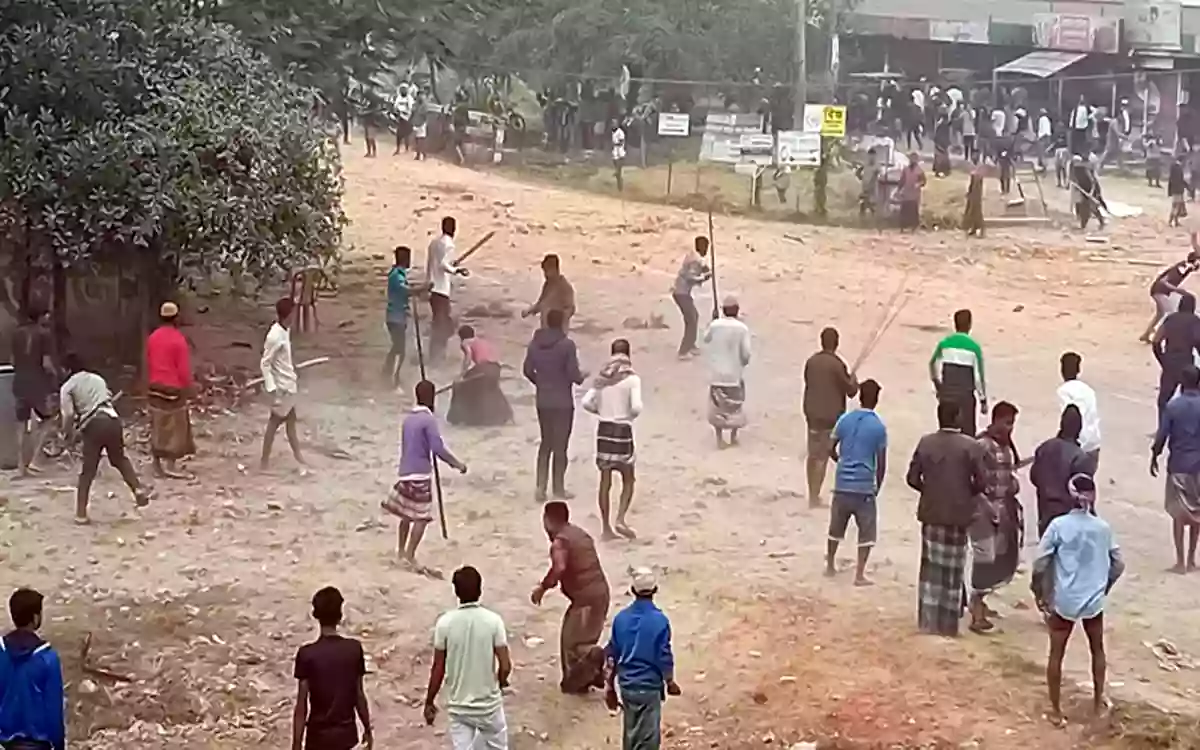 টমটমের ৫ টাকার ভাড়াকে কেন্দ্র করে চার গ্রামবাসীর সংঘর্ষ, পুলিশসহ আহত শতাধিক