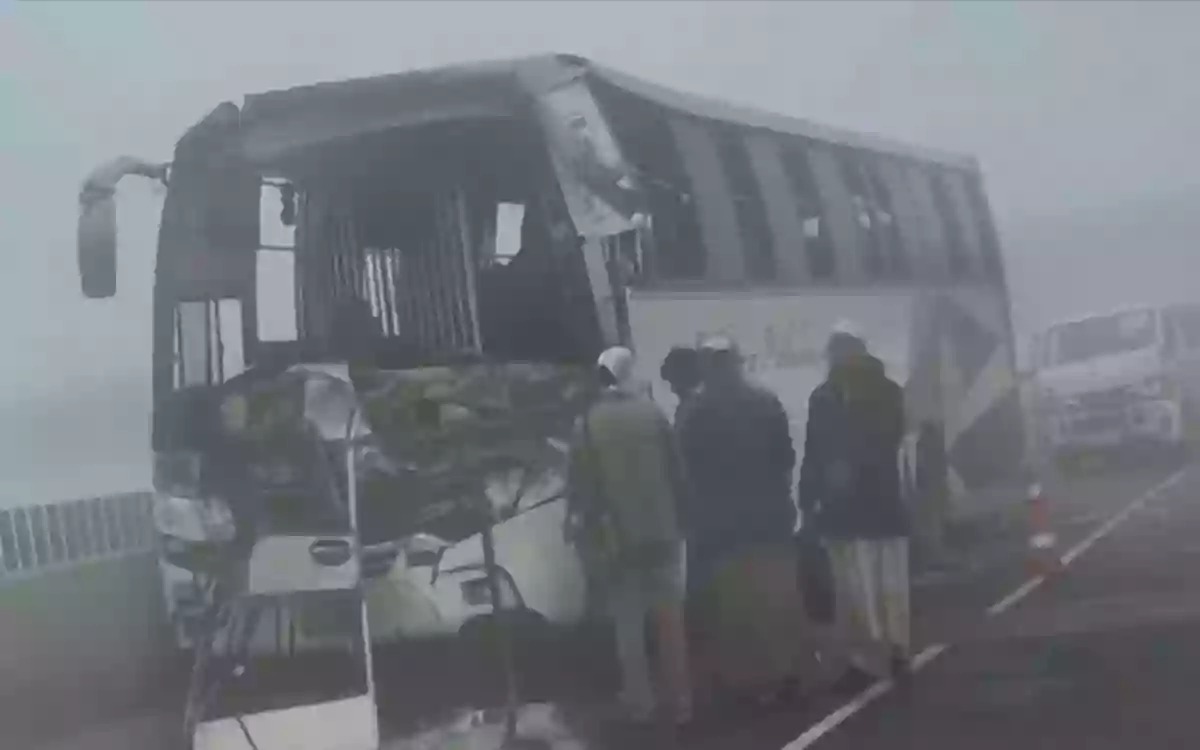 Multiple vehicle collision on Dhaka-Mawa Expressway in dense fog, 1 killed