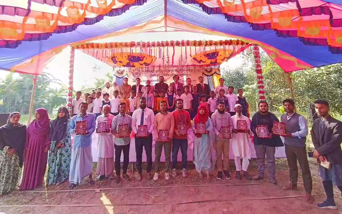 Rising Cumilla - Reception of meritorious students by Begum Achia Haque Vidyaniketan Managing Committee