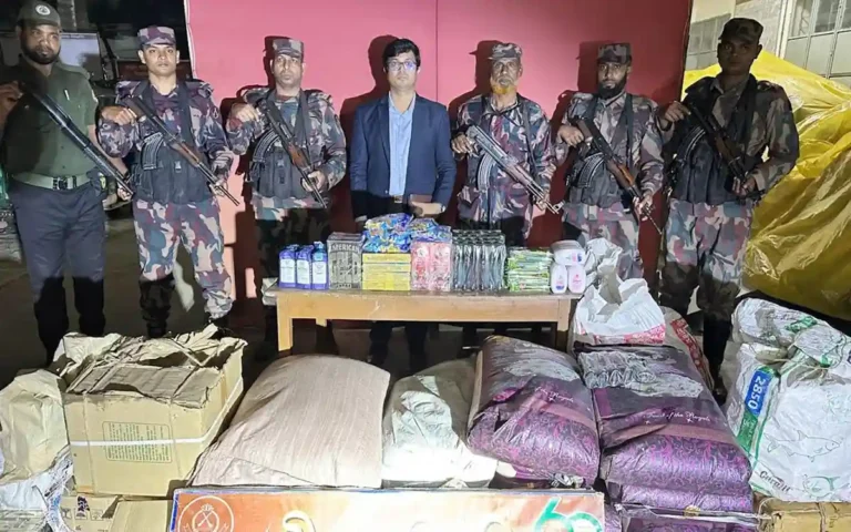 ব্রাহ্মণপাড়ায় প্রশাসনের অভিযানে ৬ লাখ টাকার চোরাই ভারতীয় পণ্য জব্দ