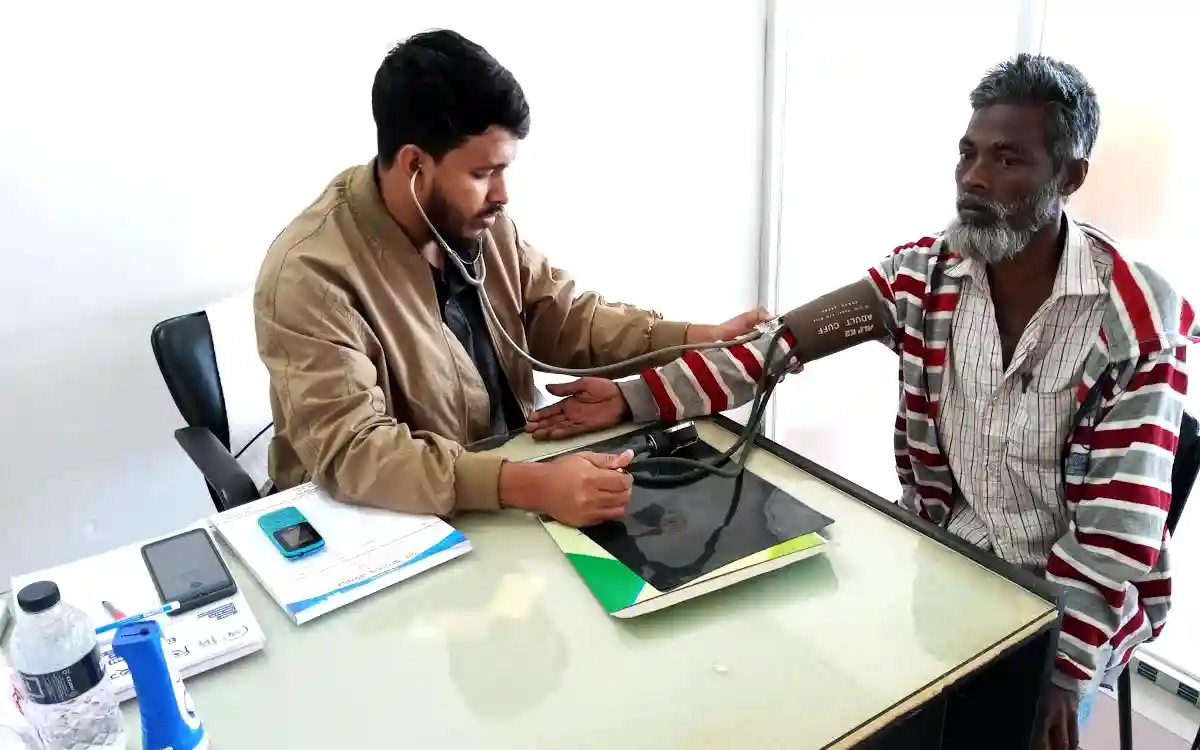 বিজয় দিবসে ব্রাহ্মণপাড়ায় দি ভিশন হসপিটালের ফ্রি মেডিকেল ক্যাম্প