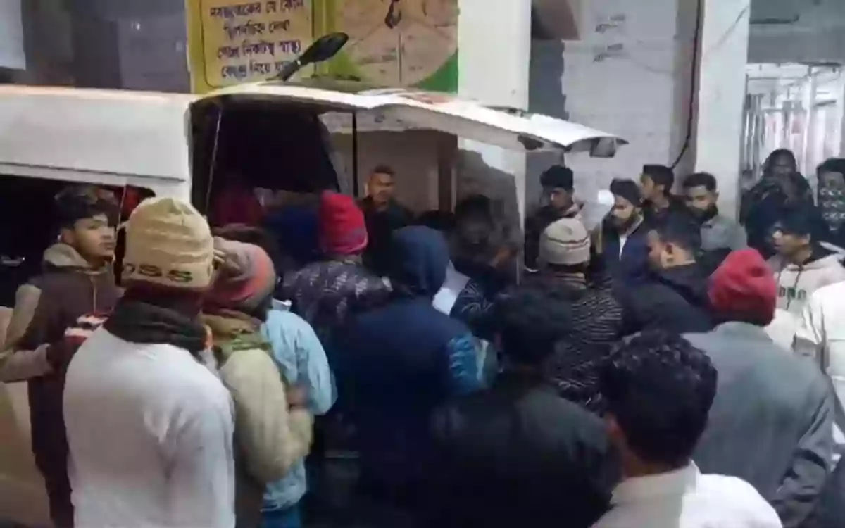 2 killed, 9 injured in auto-rickshaw-motorcycle collision in Lakshmipur