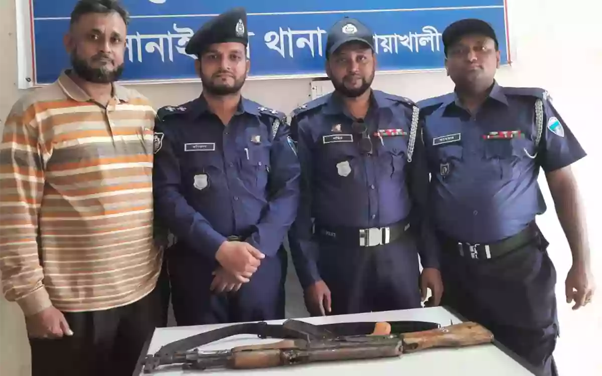 A rifle looted from a police station in Noakhali was found on the banks of Millal Canal
