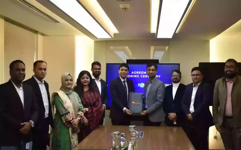 Am Pravasi and Guardian Life will provide insurance benefits to expatriates