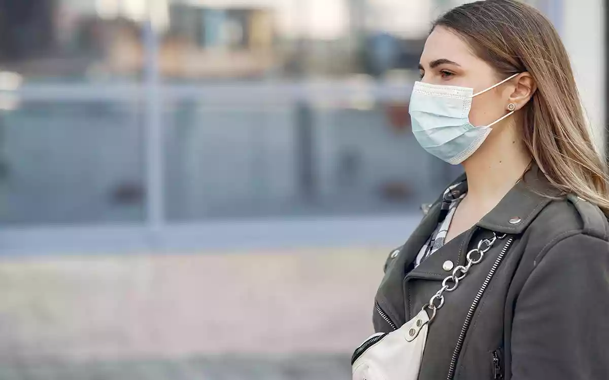 GIRL WEARING MASK IN PUBLIC