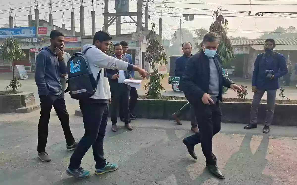 International Criminal Tribunal team investigating the killing of Abu Saeed in Berobi