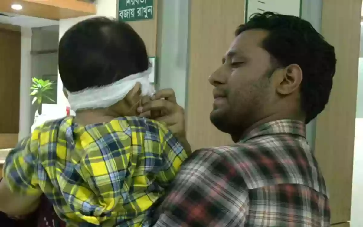 The problem is in the left eye, in the operation of the child's right eye