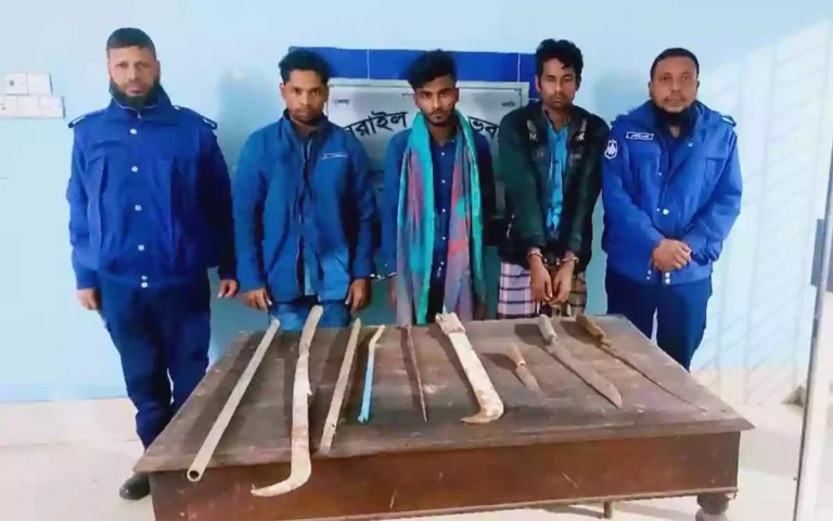Three robbers arrested in Brahmanbaria Saraile police operation, domestic weapons recovered