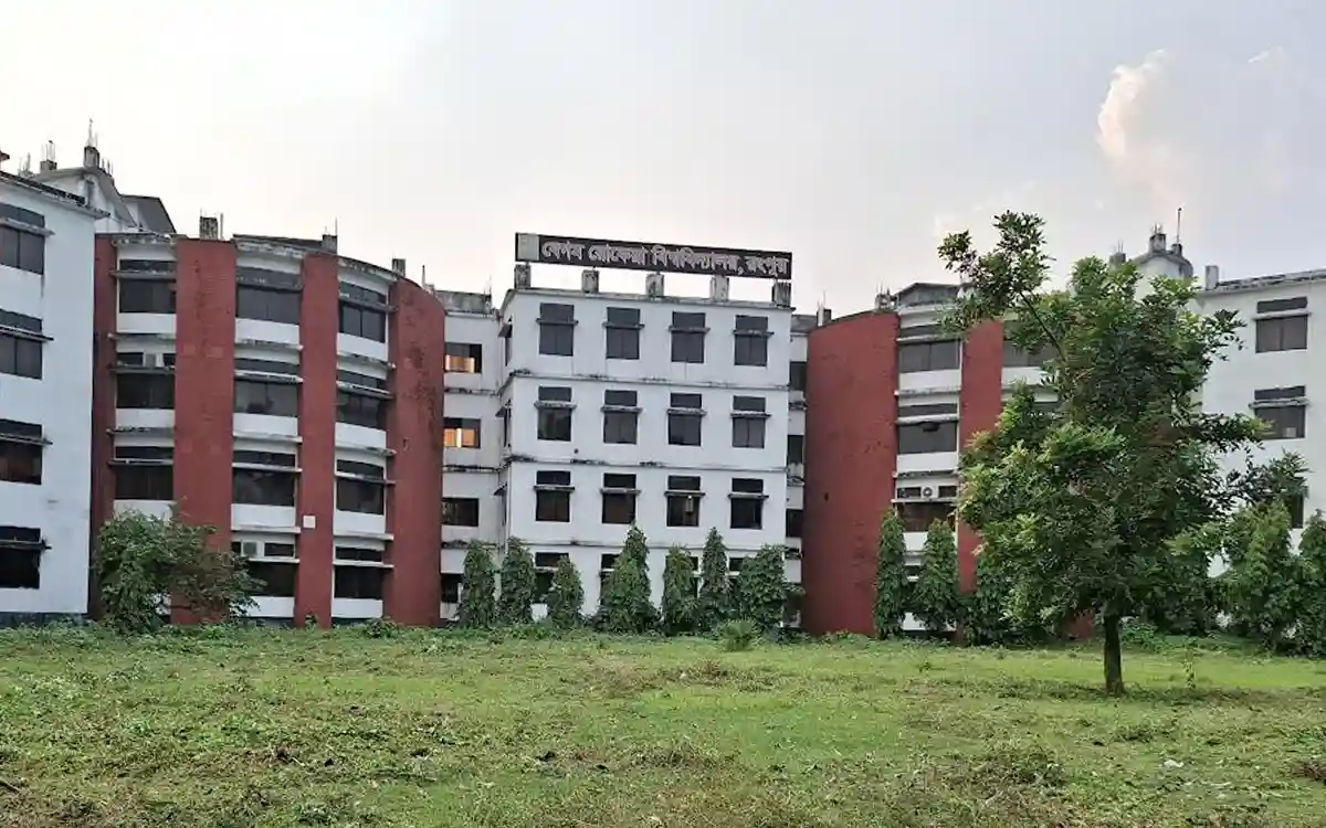 ভালোবাসা দিবসে বেগম রোকেয়া বিশ্ববিদ্যালয়ে বহিরাগত প্রবেশ নিষেধ