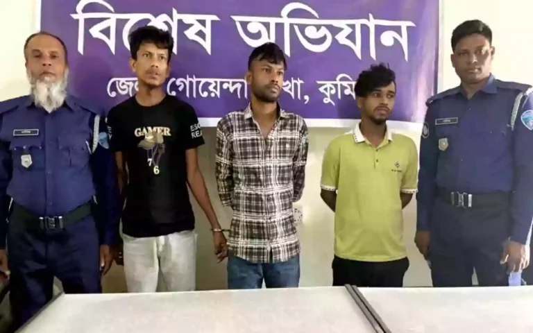 3 members of a robbery gang arrested in Comilla, auto-rickshaw and mobile phone recovered