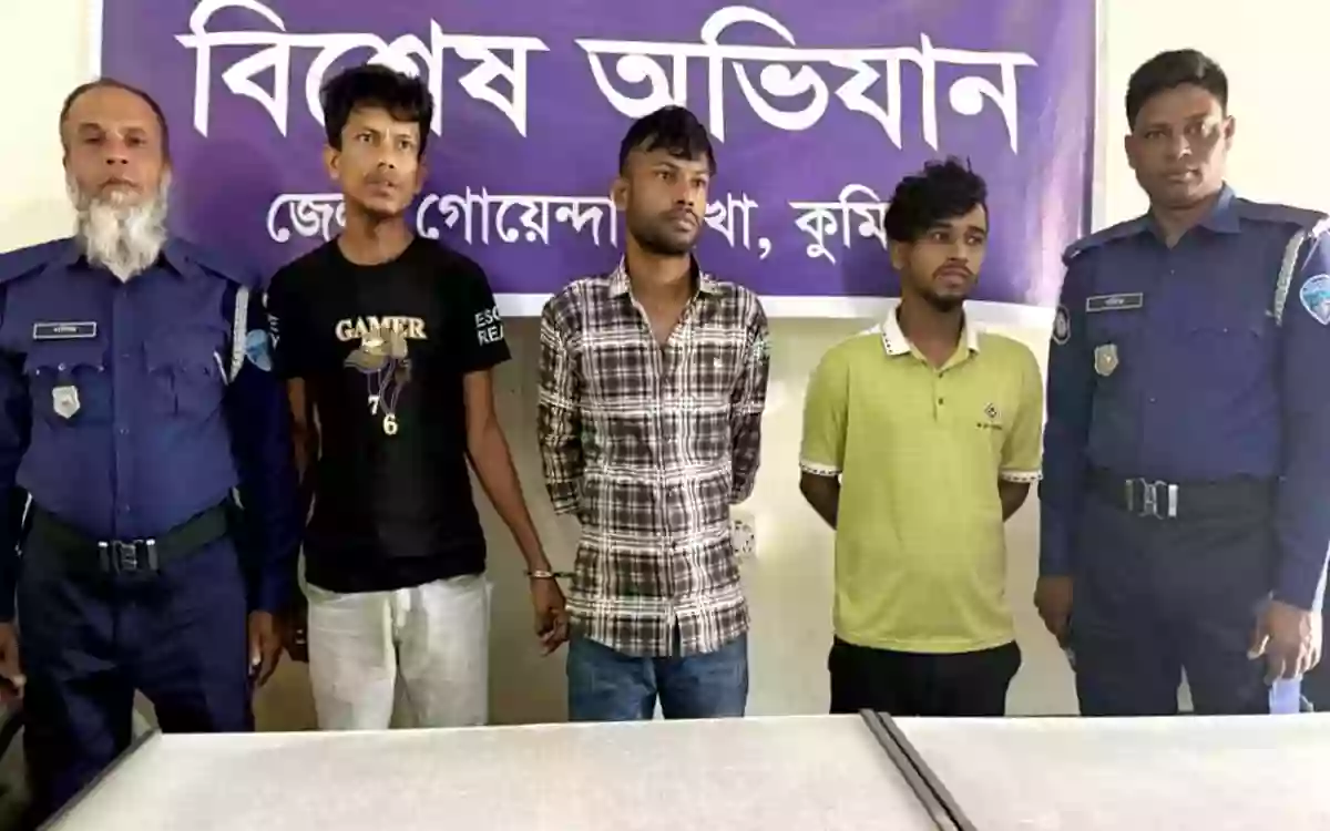 3 members of a robbery gang arrested in Comilla, auto-rickshaw and mobile phone recovered