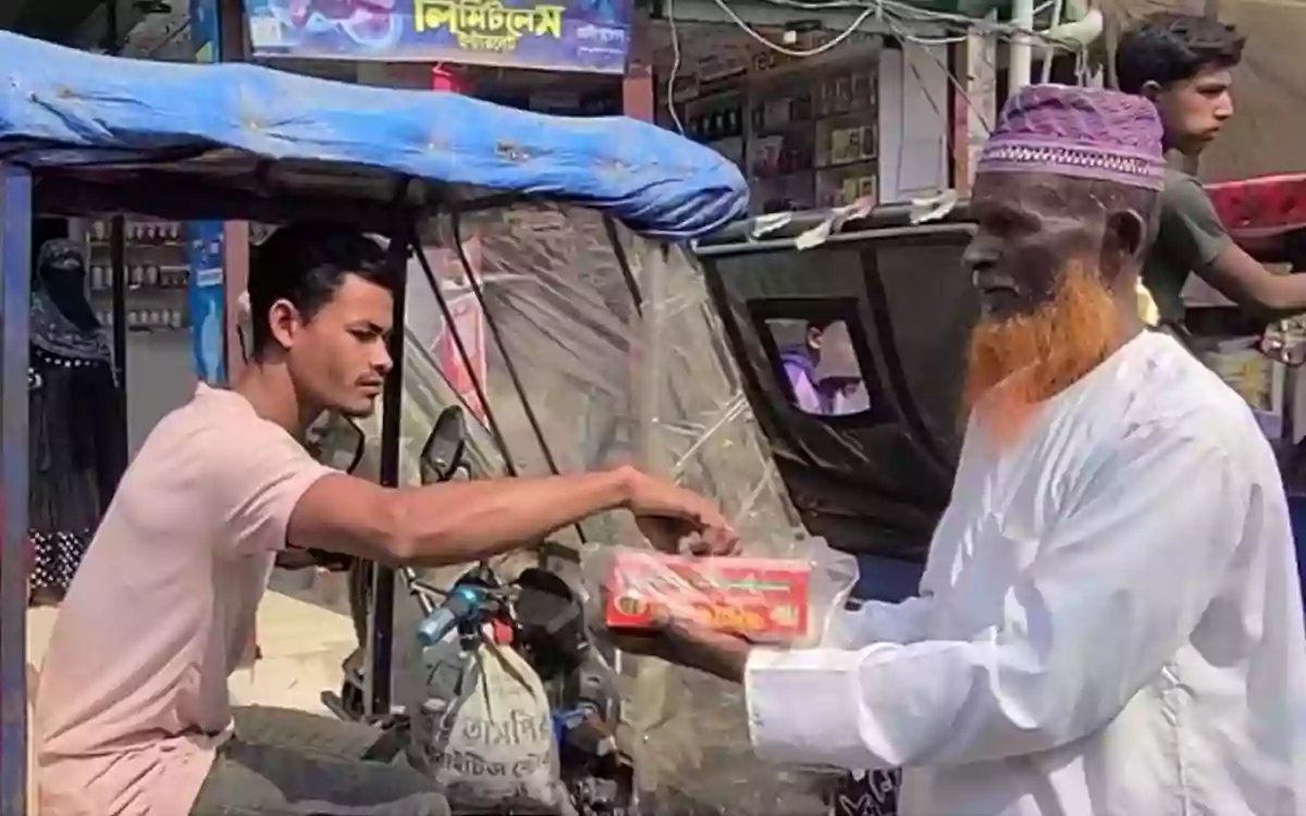 Awami League leader arrested in Lakshmipur, sweets distributed in the area
